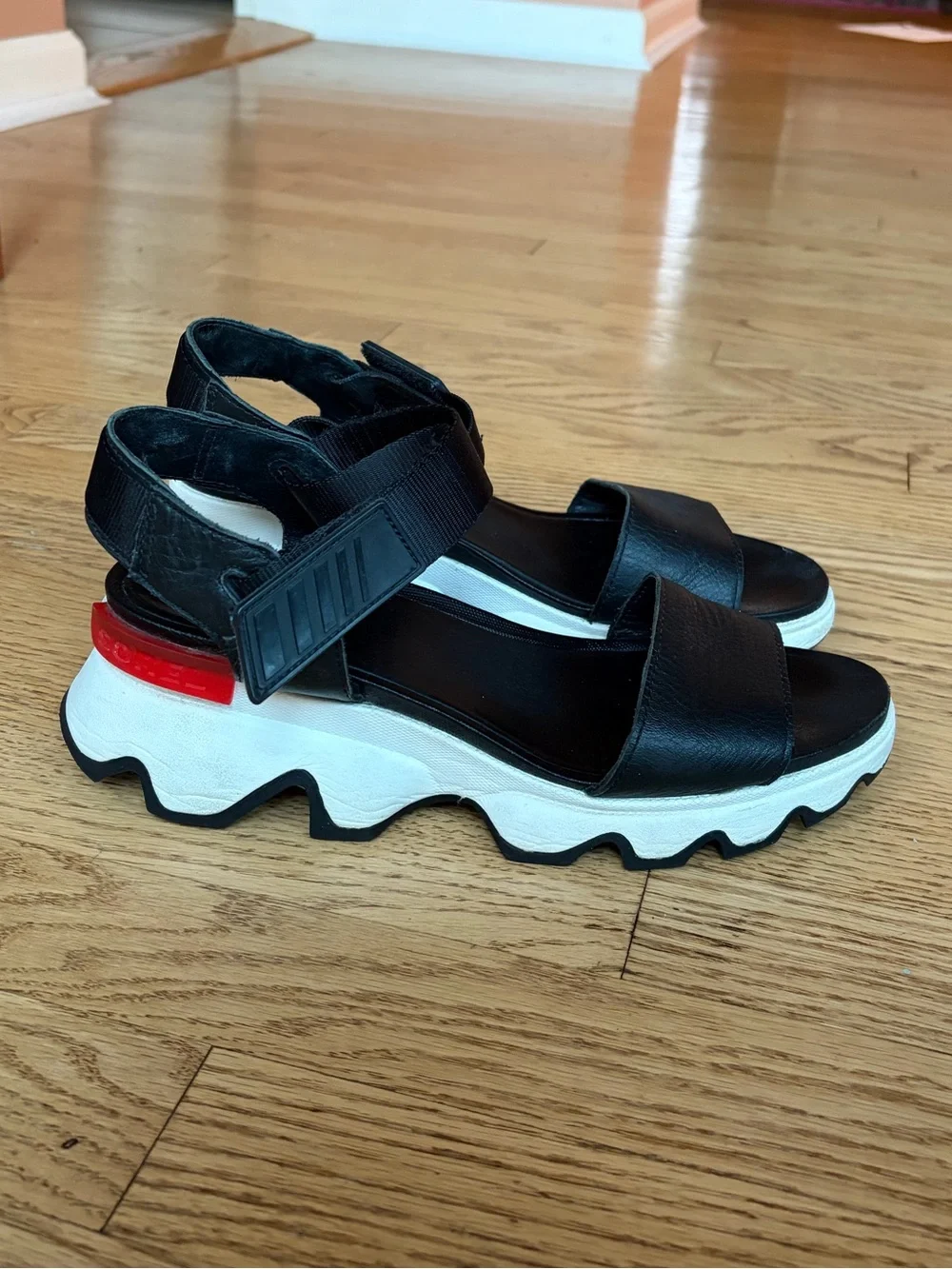 Sorel Kinetic Black and White Platform Sandals - Picture 1 of 11